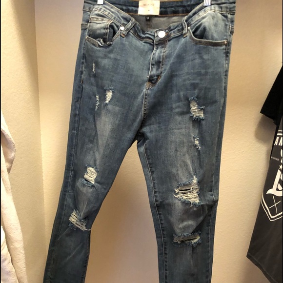 Besaint Jeans - Picture 1 of 3